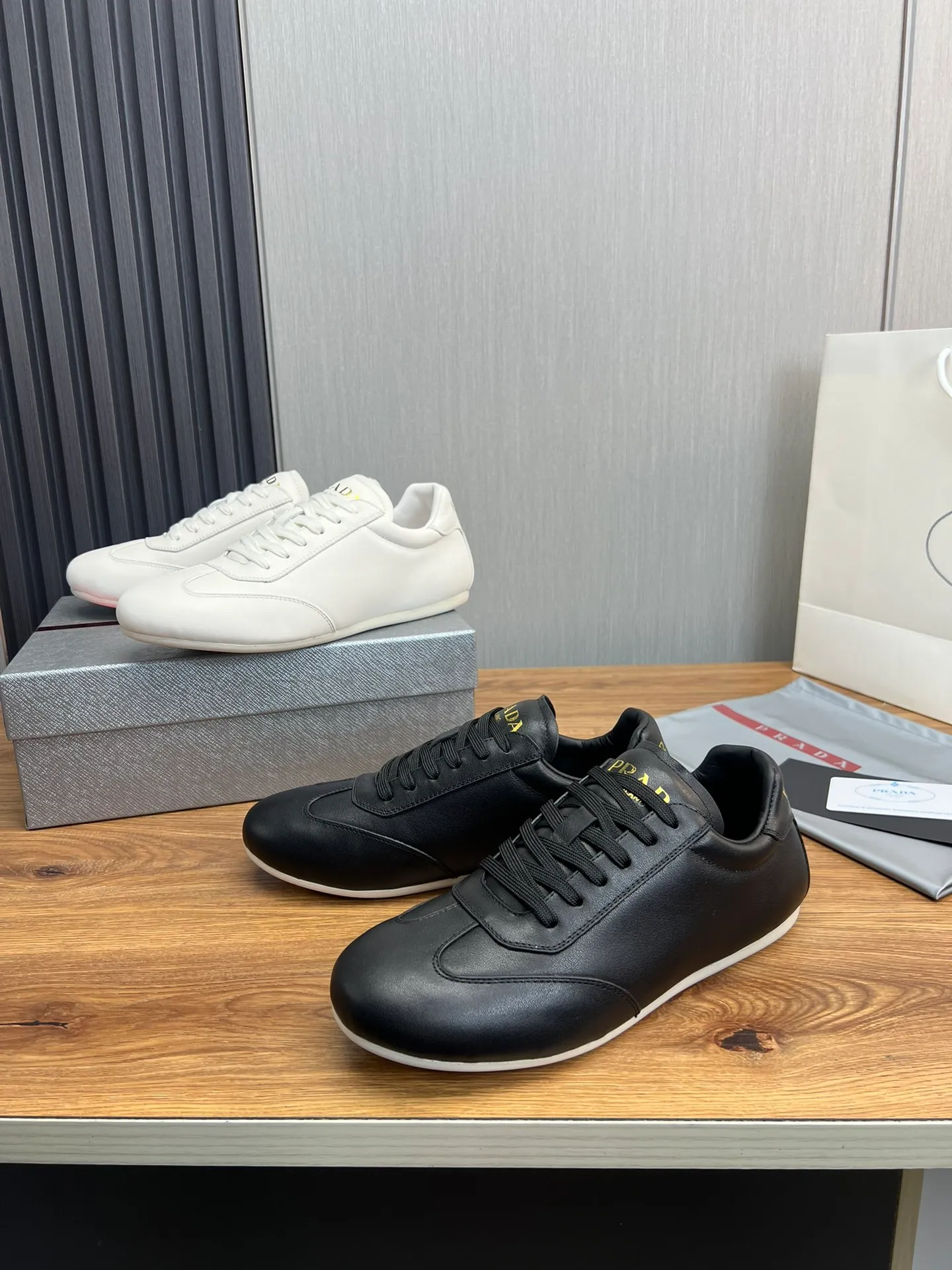 Men's shoes 💰520💰 [PRADA] Men's shoes are popular in the counter, official website is synchronized, 1 high-quality shipment ✔️Original cowhide spliced ​​with high-end waterproof cloth + cowhide lining, 1🆚1 replica, original sole, 38-45 (45 customized, non-refundable)